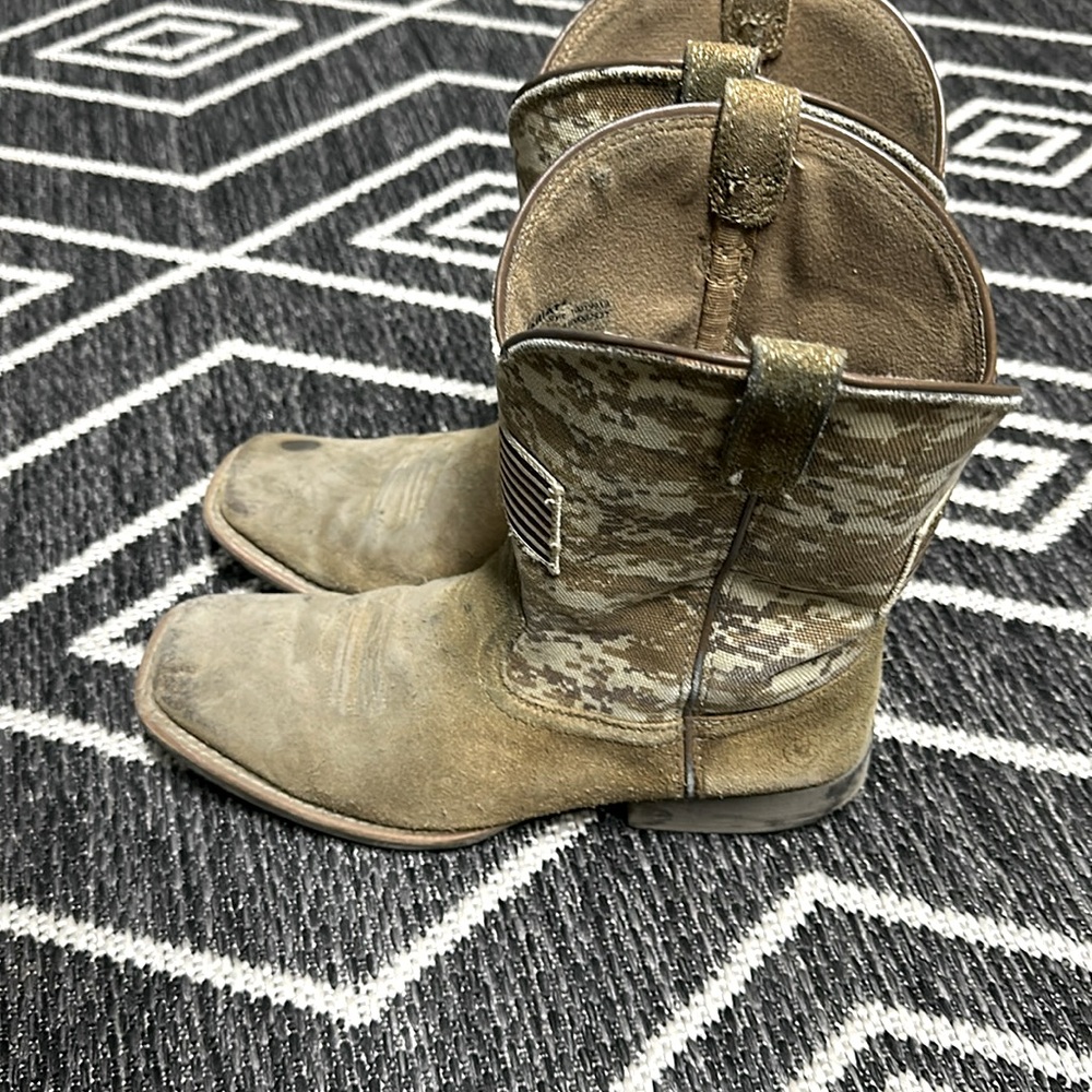 Ariat brown boys boots size five